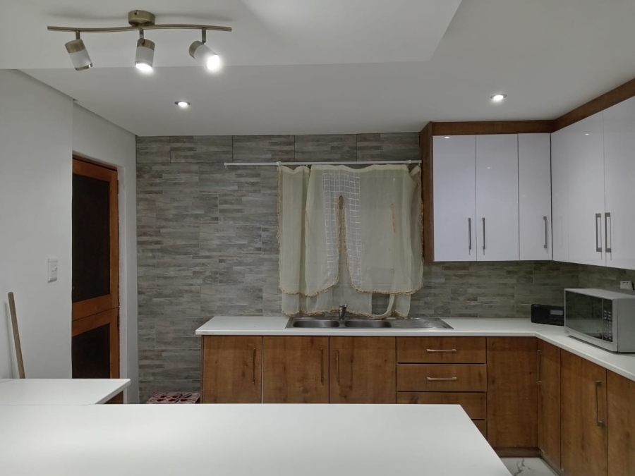 To Let 2 Bedroom Property for Rent in Lakeview Free State